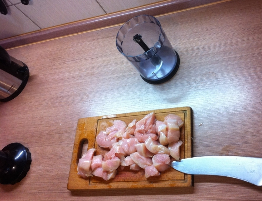 1. Этап. Паровые куриные котлеты: Примерно такого размера как на фотографии.