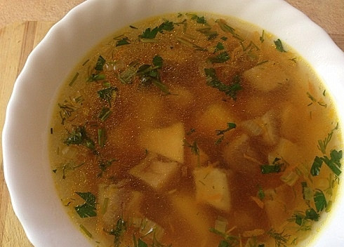 1. Этап. Суп из замороженных белых грибов: Даем супу настояться минут 5 — и можно подавать к столу.