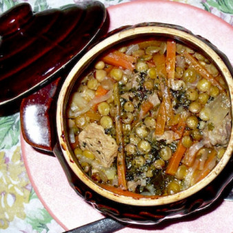 Чечевица в горшочке