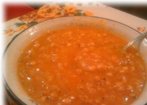 1. Этап. Варенье из облепихи без сахара: 3. Понемногу добавляйте сахар и тщательно перемешивайте массу до состояния однородности. После этого переложите смесь в стерилизованные банки и закройте плотно капроновой крышкой.