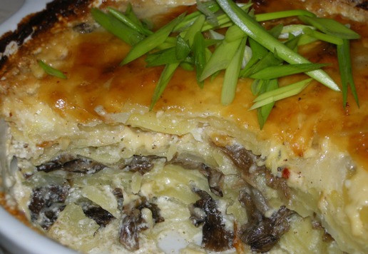 1. Этап. Картофель с опятами в сливках под сырной корочкой: Подавать можно в горшочках...