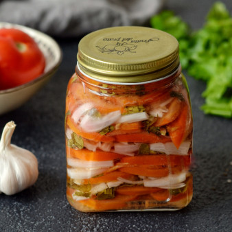 Салат из красных помидоров на зиму