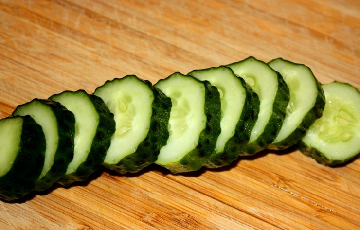 1. Этап. Малосольные огурцы: 5. Сверху огурцы 