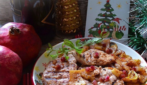 1. Этап. Индейка с ананасами на гриле: Подать горячим с веточками мяты.