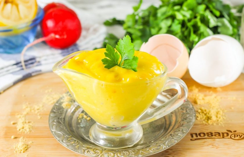 1. Этап. Майонез с горчичным порошком: Готовый майонез с горчичным порошком выложите в соусник, пиалу, контейнер с крышкой и храните в холодильнике не более 3-4 дней — соус быстро портится, так как сделан из натуральных и свежих ингредиентов.