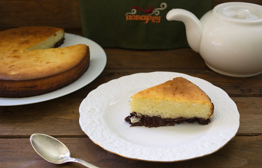 1. Этап. Диетический чизкейк: Разогрейте духовку до 200 градусов и запекайте чизкейк 30 минут до готовности. На поверхности появится румянец. Слегка остывший чизкейк подайте к столу нарезанным.