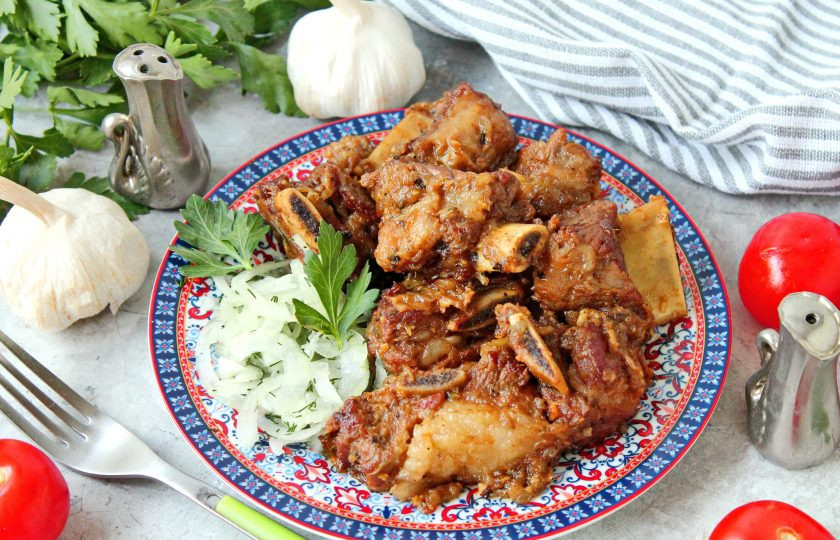 1. Этап. Говяжьи ребрышки в казане с луком: Приятного аппетита!