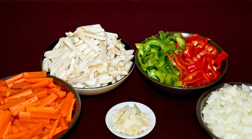 1. Этап. Флячки по-польски: Овощи режем.