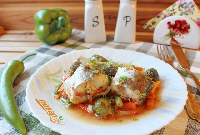 1. Этап. Диетическая рыба с овощами: Диетическая рыба с овощами готова. Подавайте на обед или ужин.