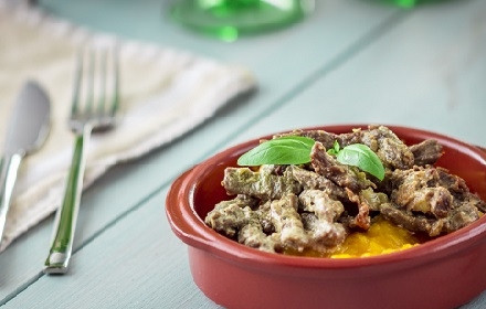 1. Этап. Говядина с луком и сметаной: Вот и все, добро пожаловать к столу!