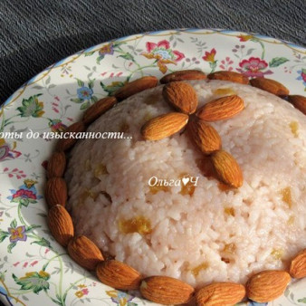 Коливо с клубничным джемом и миндалем