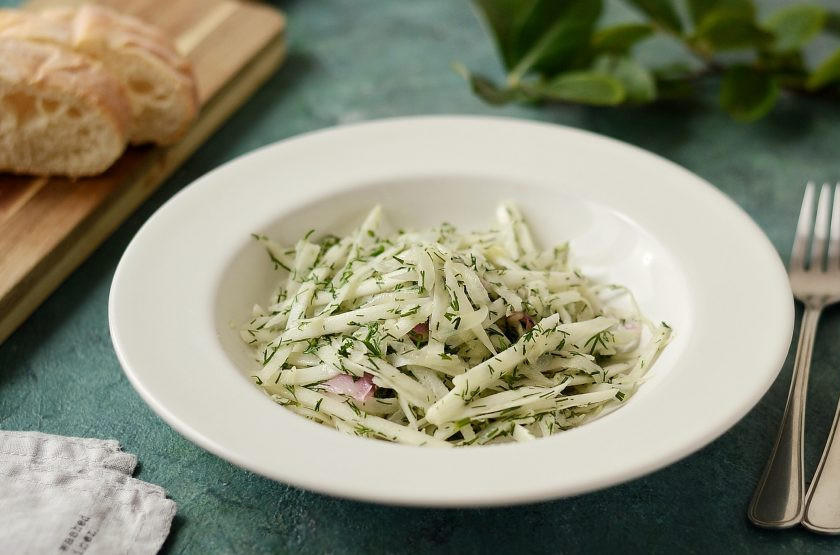 1. Этап. Салат из дайкона и лука: Салат из дайкона и лука готов, приятного вам аппетита!