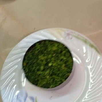 1. Этап. Салат Вкуснейший: И выложить на предыдущий слой из кукурузы.