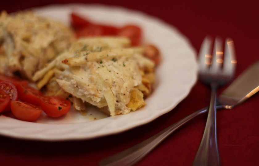 1. Этап. Треска под польским соусом: Вот так выглядит готовая треска под соусом по-польски. Подавать можно с помидорами, картофелем и другими овощами. Приятного аппетита!