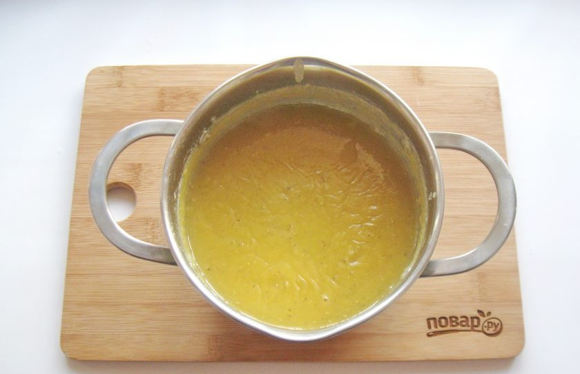 1. Этап. Запеканка из чечевицы: Добавьте соль и перец по вкусу. Варите чечевицу до готовности на слабом огне. Она должна хорошо разварится.