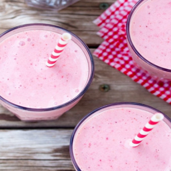 Смузи клубничный