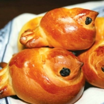 Булочки в форме птичек