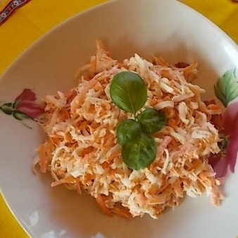 Салат из редьки и моркови