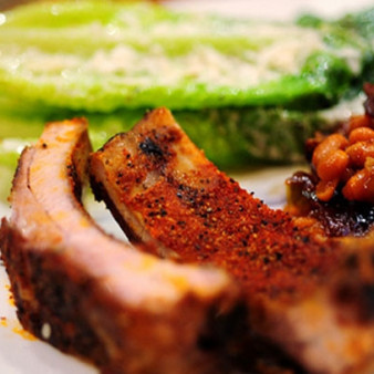 Жареные свиные ребрышки в духовке