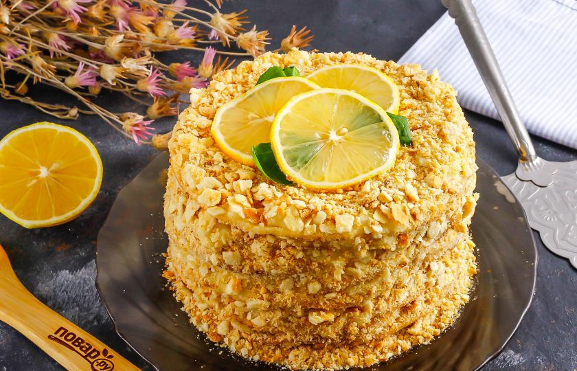 1. Этап. Наполеон с лимонным кремом: Украсьте торт при подаче. Приятного аппетита!