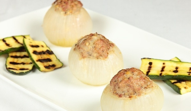 1. Этап. Лук в духовке фаршированный: Приятного аппетита!