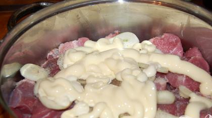 1. Этап. Вкусный шашлык из свинины: ... добавить майонез.