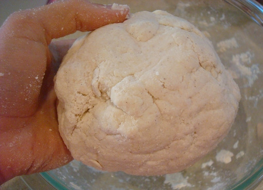 1. Этап. Мексиканское тако: 2. Тщательно перемешайте, накройте пищевой пленкой и оставьте минут на 15. После достаньте тесто. Вот такое оно получилось.