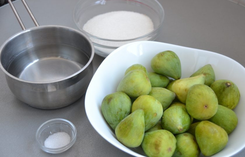 1. Этап. Цукаты из инжира: Подготовьте ингредиенты.