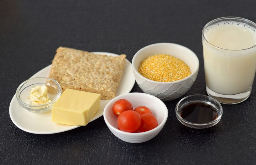 1. Этап. Каша гритс: Подготовьте все ингредиенты.