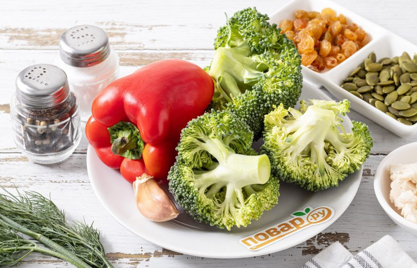 1. Этап. Брокколи с творожным сыром: Подготовьте все ингредиенты.