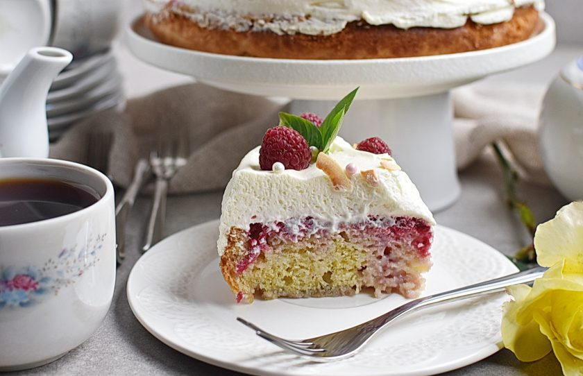 1. Этап. Торт с ягодами: Наслаждайтесь!