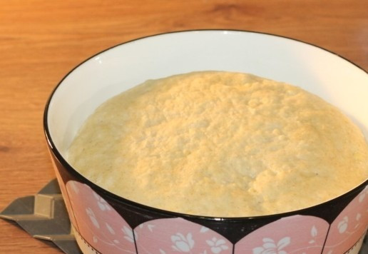 1. Этап. Хлеб на картофельном отваре: 6. Через указанное время тесто увеличилось в 2 раза. Затем тесто обминаем, накрываем и оставляем в миске на пол часа.