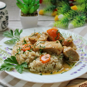 Свинина под соево-сметанным соусом