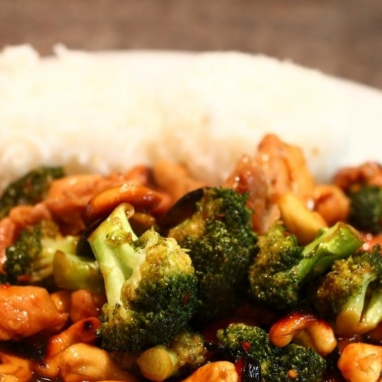 1. Этап. Курица с кешью: Собственно, курица с кешью готова. Подавать с рисом.