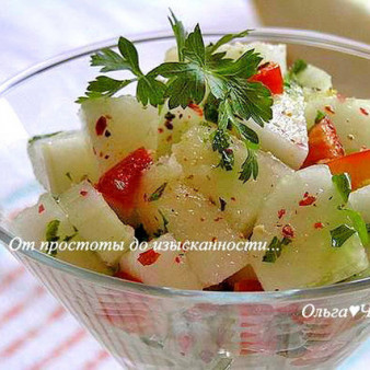 Овощной салат с дыней