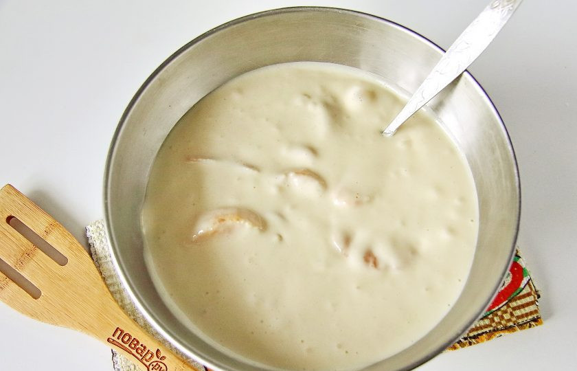 1. Этап. Шарлотка с мандаринами: Перемешайте все еще раз.