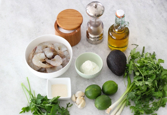 1. Этап. Морепродукты на гриле: 1. Вот такой аппетитный набор продуктов вам потребуется, чтобы повторить этот классный рецепт.