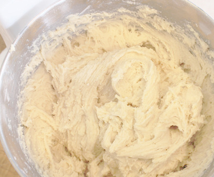 1. Этап. Печенье на 14 февраля: 4. Когда тесто охладится, с ним можно будет работать.