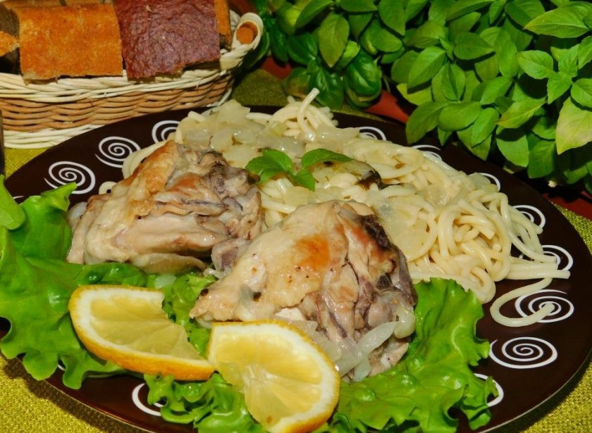 1. Этап. Курица с лимоном и базиликом: Подавайте ароматную курочку с любым гарниром. Приятного аппетита!
