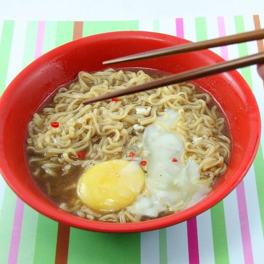 1. Этап. Рамен с яйцом: Подаем к столу.