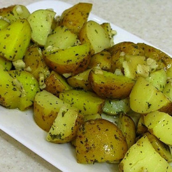 Картофель в рукаве в духовке