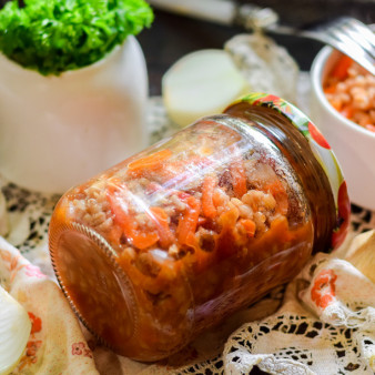 Салат Завтрак туриста с перловкой на зиму