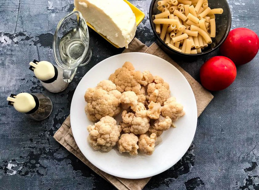 1. Этап. Запеканка из капусты и макарон: Подготовьте все необходимые ингредиенты.