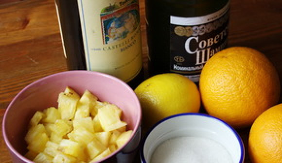 1. Этап. Пунш классический рецепт: 1. Пунши пришли к нам из древнеиндийского языка, когда напиток прибыл из Европы в Индию. Сегодня рецептов приготовления пуншей бесчисленное количество.