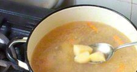 1. Этап. Шурпа из косули: Кладем картофель, варим 15 минут.