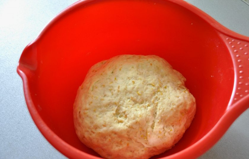 1. Этап. Венский рулет: Тесто после расстойки увеличилось в объеме в 1,5-2 раза.