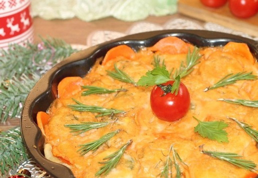 1. Этап. Ленивые пельмени с индейкой и капустой: 18. Готовое блюдо украшаем зеленью и подаем. Приятного аппетита! P.S. У меня соль для несладкой выпечки или несладких блюд с приправой, это сушеные: чеснок, лук, укроп,... Бывает зелень после готовки остается, мелко нарезаю, сушу в темном месте, а затем измельчаю руками и смешиваю с солью. Получается очень ароматная соль! Поэтому тесто и начинка у меня с добавлением вот такой пряной соли. Сушеный лук и чеснок покупаю.