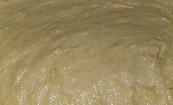 1. Этап. Пирог Брилья-Саварен: Еще раз вымешиваем тесто и ставим в теплое место на 1 час.