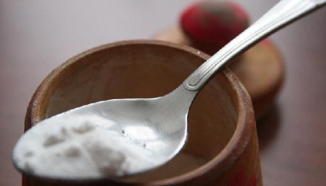 1. Этап. Диетические банановые оладьи: Смешиваем всю муку с содой.