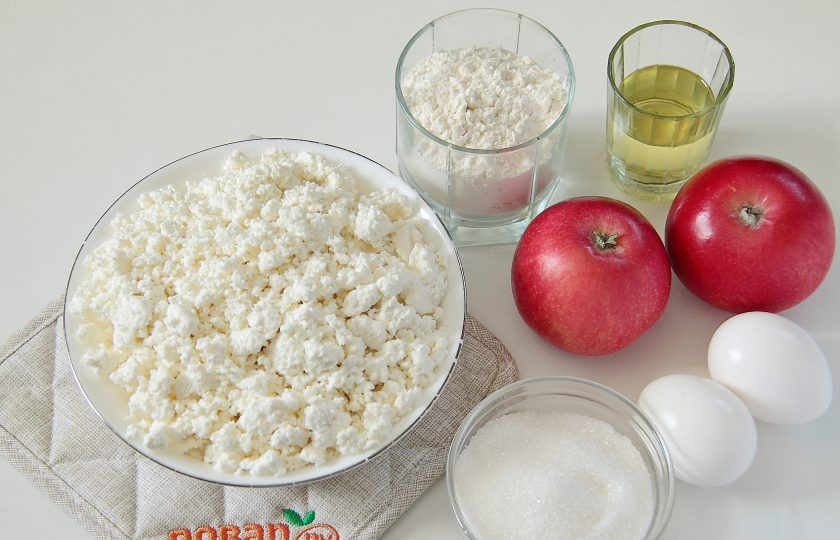 1. Этап. Сырники с яблоками: 1. Подготовьте все ингредиенты.